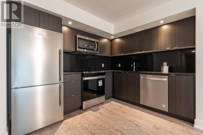 10 Eva Rd in Toronto, ON - Building Photo - Building Photo