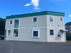 1000 Islington St in Portsmouth, NH - Foto de edificio - Building Photo