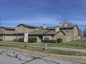 Cedar Ridge Townhomes in Arlington, TX - Foto de edificio - Building Photo