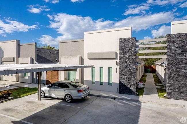 1705 W Garrison Dr, Unit 1 in Pharr, TX - Building Photo - Building Photo