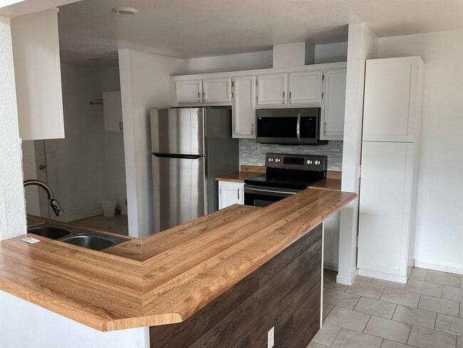 354 Hazelnut Ln in Oakley, CA - Building Photo - Building Photo