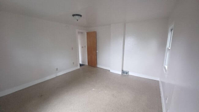 property at 136 S Giles St
