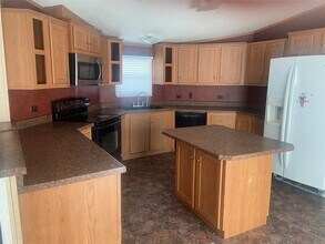 9311 Johnson Rd in Wallis, TX - Building Photo - Building Photo