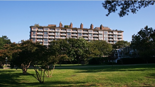 Harbour Square in Washington, DC - Building Photo