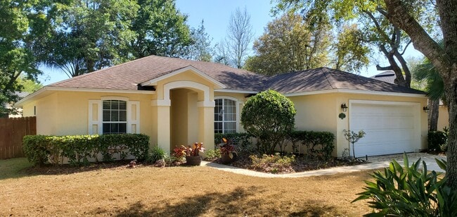 property at 284 W Silverthorn Ln