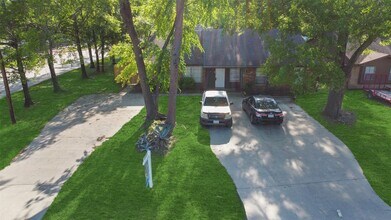 217 Lazy Ln in Conroe, TX - Building Photo - Building Photo