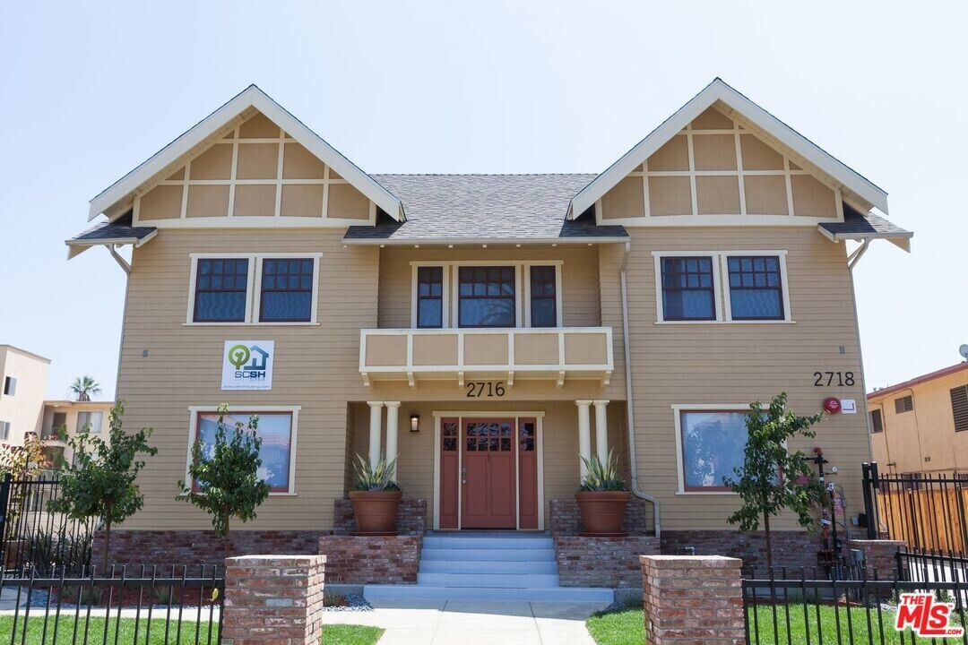 2716 Ellendale Pl in Los Angeles, CA - Building Photo