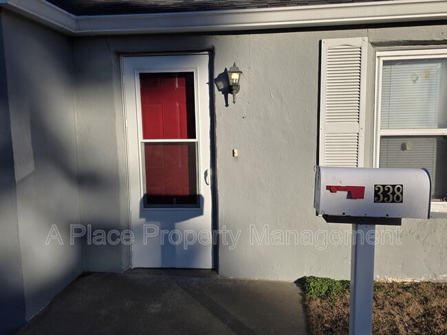 338 La Motte Ln in Ferguson, MO - Building Photo - Building Photo