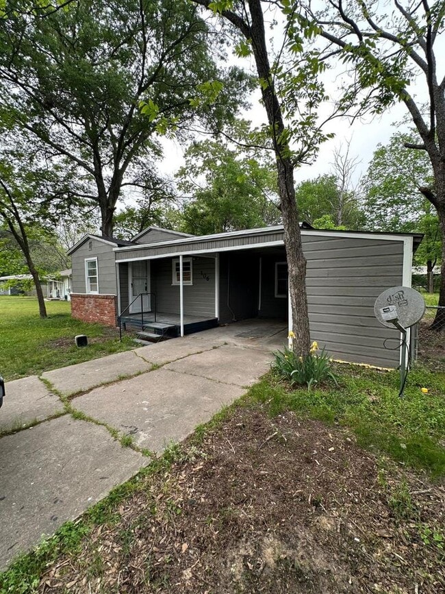 property at 106 Circle Dr