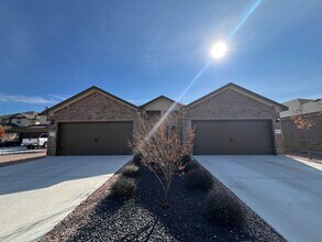 1127 Renee Way in Seguin, TX - Building Photo - Building Photo