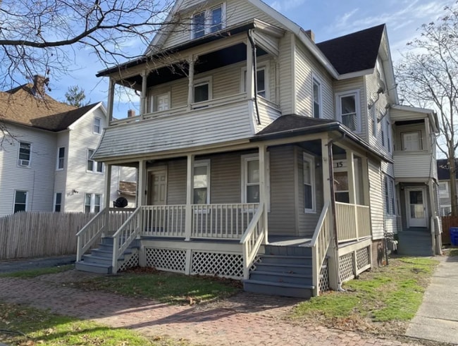 15-17-17 Euclid Ave in Springfield, MA - Foto de edificio - Building Photo