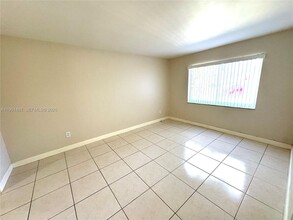 8101 Camino Real in Miami, FL - Building Photo - Building Photo