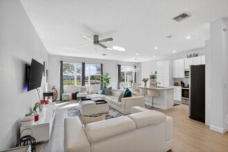 4790 Navali Dr in Wellington, FL - Building Photo - Building Photo