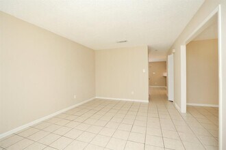 1552 East Ave in Katy, TX - Building Photo - Building Photo