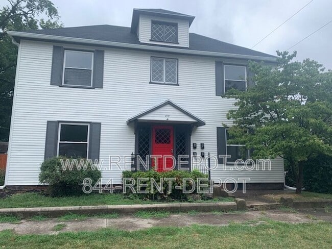 property at 815 SE 6th St