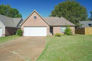 7938 Annes Circle Unit in Cordova, TN - Building Photo