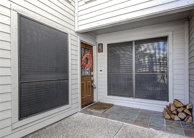 177 World of Tennis Sq in Lakeway, TX - Building Photo - Building Photo