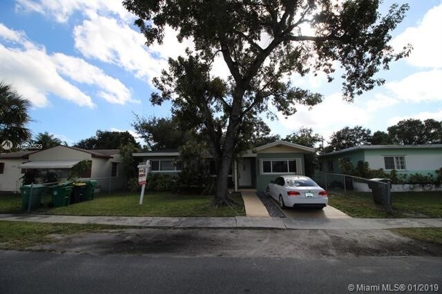 279 SW 8th St-Unit -1 in Dania Beach, FL - Building Photo