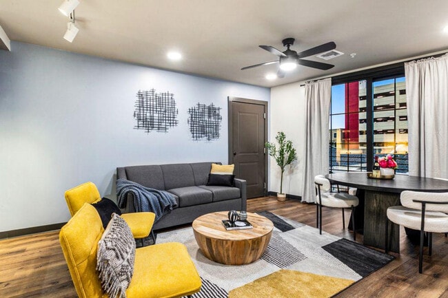 property at 611 Commerce St
