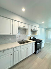 Copper Kettle Apartments in Lompoc, CA - Foto de edificio - Building Photo