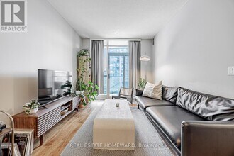 219 Fort York Blvd in Toronto, ON - Building Photo - Building Photo