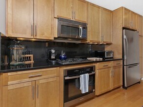 70 E Brookline St in Boston, MA - Building Photo - Building Photo