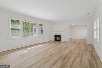 2116 E Roxboro Rd NE in Atlanta, GA - Building Photo - Building Photo