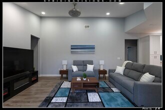 3704 Cypress Meadows Rd in Tampa, FL - Foto de edificio - Building Photo