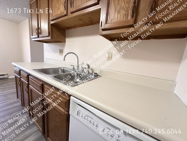 1673 Tiki Ln in Lancaster, OH - Building Photo - Building Photo