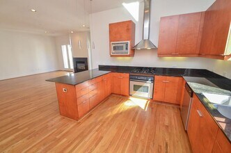 2220 Portsmouth St in Houston, TX - Foto de edificio - Building Photo