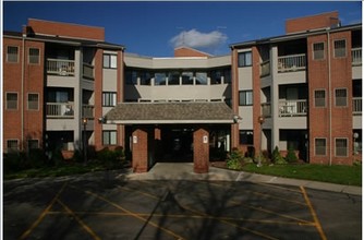 Gardenview Apartments in Flint, MI - Building Photo - Building Photo