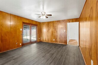 317 Ellen Dr in Deer Park, TX - Foto de edificio - Building Photo