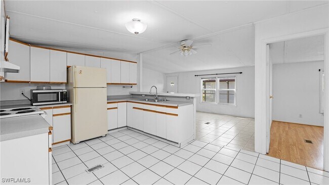 111 Grassy Key Ln in Naples, FL - Building Photo - Building Photo