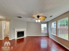 2260 Valley Creek Dr in Lithia Springs, GA - Building Photo - Building Photo