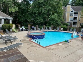 2502 Cranbrook Ln, Unit 5 in Charlotte, NC - Foto de edificio - Building Photo