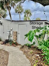 19 Palm Dr in New Smyrna Beach, FL - Building Photo - Building Photo