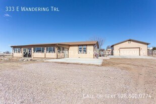 333 E Wandering Trl in Paulden, AZ - Building Photo