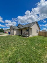 702 Gleason Dr in Clarksville, TN - Building Photo - Building Photo