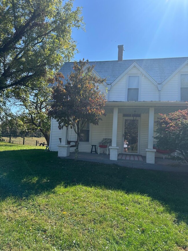 19427 Saturn Dr in Abingdon, VA - Building Photo - Building Photo