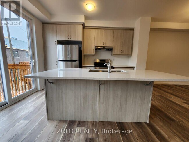 65 Lower St in Barrie, ON - Building Photo - Building Photo