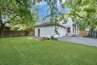 6211 Culberson St in Houston, TX - Building Photo - Building Photo