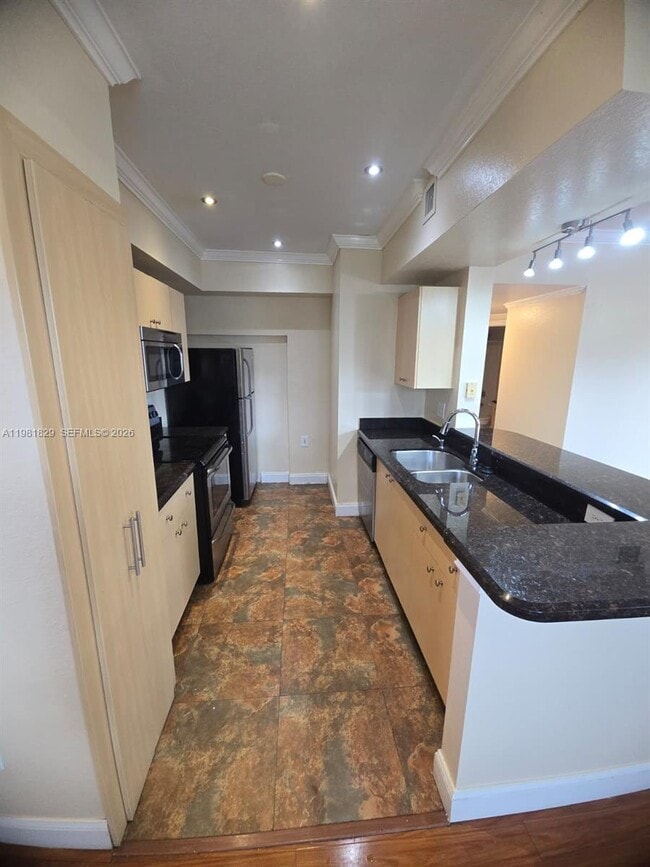 property at 2536 Centergate Dr