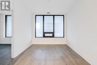 4015 The Exchange in Mississauga, ON - Building Photo - Building Photo