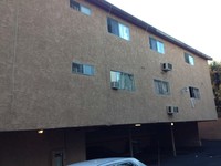 Fulton Apartments in Van Nuys, CA - Foto de edificio - Building Photo