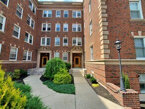 22 Concord Ave, Unit 15 in Cambridge, MA - Foto de edificio - Building Photo