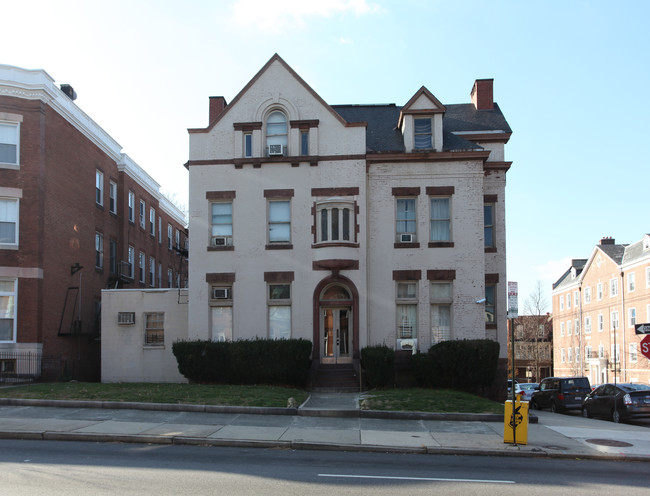 2938 Saint Paul St in Baltimore, MD - Building Photo - Building Photo