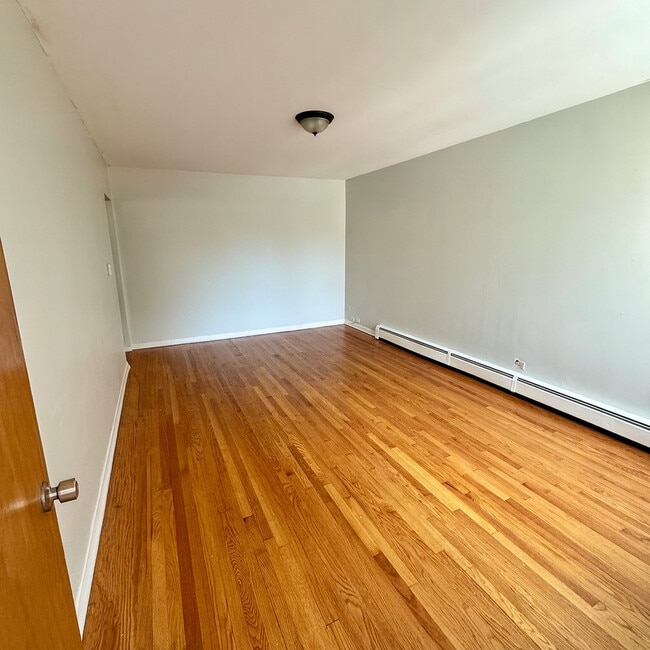 6235 N Mozart St in Chicago, IL - Building Photo - Building Photo