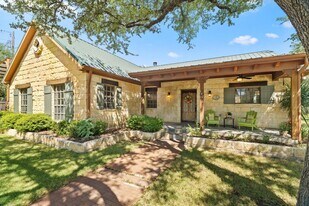 102 Camm Lary Cir in Burnet, TX - Building Photo