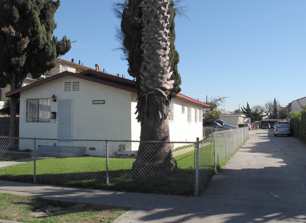 13426 Doty Ave in Hawthorne, CA - Foto de edificio