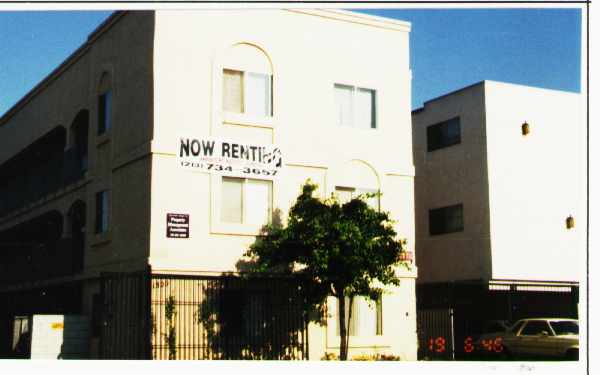 1809 S Manhattan Pl in Los Angeles, CA - Building Photo